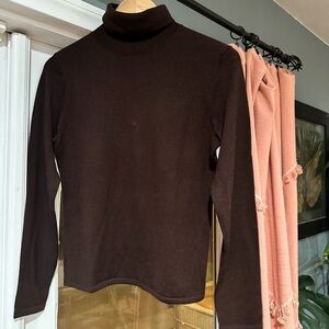 Sutton Studio Merino Wool turtleneck. NWOT Collegiate preppy essential layering